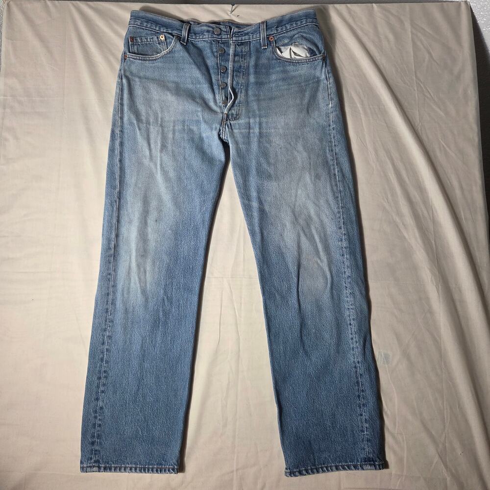 Levi's 501 Jeans Vintage Made in USA W36 L30 Light Wash Button Fly